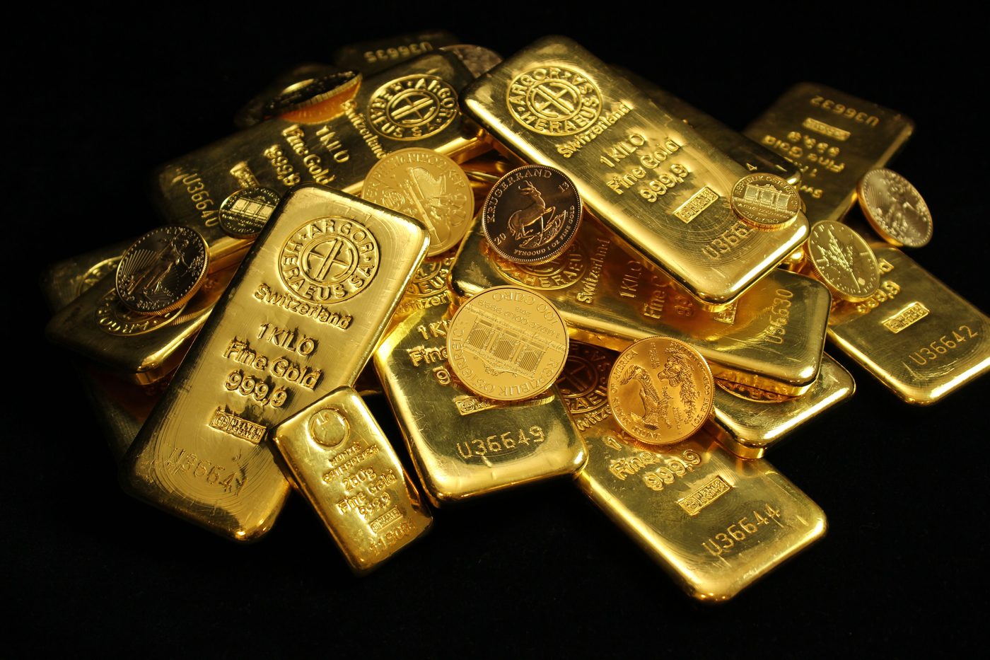 Fine gold bullion bars and coins