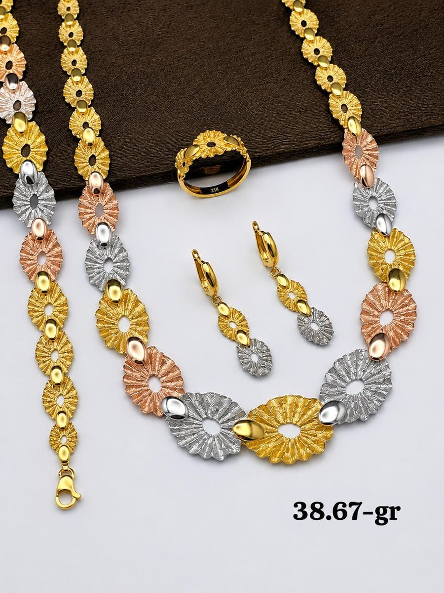 Tri-colour gold floral link set