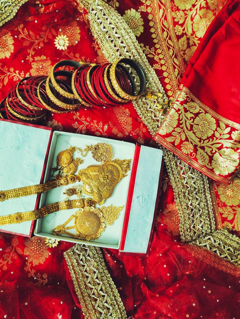 Gold bridal jewellery set