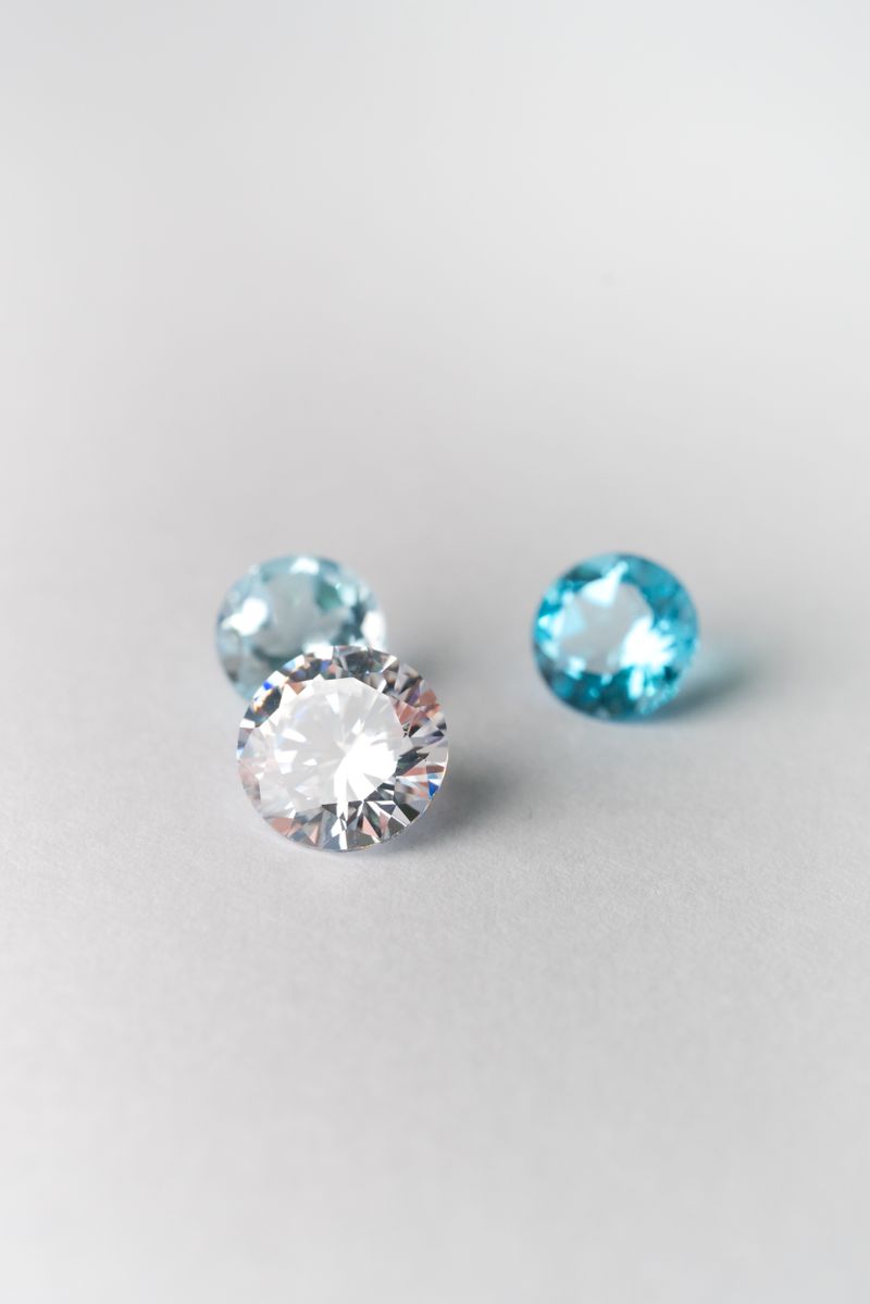 Loose diamonds and coloured gemstones